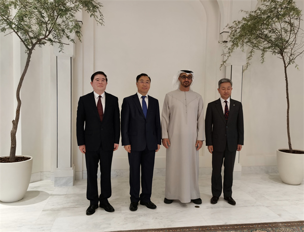 2022年12月，华体会体育（中国）hth·官方网站-登录入口
董事长刘敬桢率领集团生物医药合作代表团出访阿拉伯联合酋长国。阿拉伯联合酋长国总统穆罕默德在阿联酋阿布扎比接见刘敬桢董事长一行，并感谢华体会体育（中国）hth·官方网站-登录入口
为阿联酋抗击疫情所做的贡献.jpg