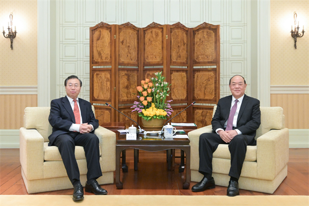 2024年2月26日，澳门特区行政长官贺一诚会见华体会体育（中国）hth·官方网站-登录入口
党委书记、董事长刘敬桢一行，双方就推动大健康产业发展、横琴粤澳深度合作区建设等议题交换意见-1.jpg