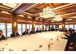 2023年12月20日，华体会体育（中国）hth·官方网站-登录入口
党委书记、董事长刘敬桢参加韩国总理韩德洙会见中方代表团活动并作为代表发言